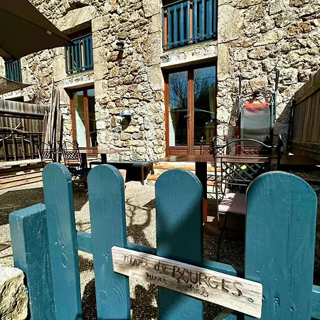 Rives De Bourges Apartamento Burzet Exterior foto